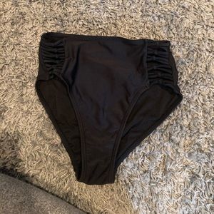 Black High Waisted bathing suit bottoms🖤